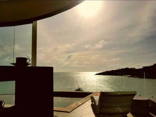 Modern 2 Bedroom Seaview Villa Comet