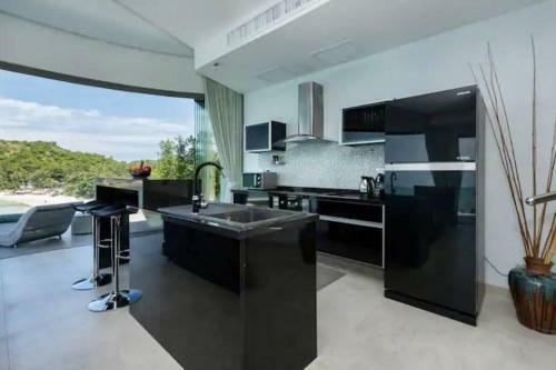 Modern 2 Bedroom Seaview Villa Comet