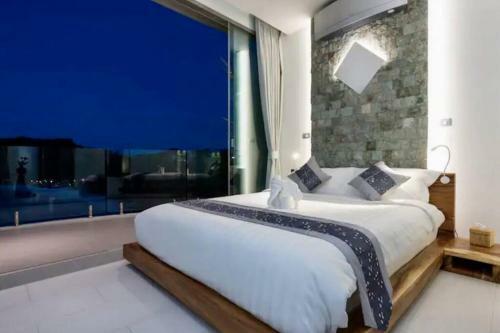 Modern 2 Bedroom Seaview Villa Comet
