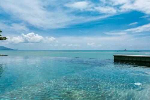 Modern 2 Bedroom Seaview Villa Comet