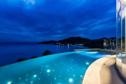 Modern 2 Bedroom Seaview Villa Comet