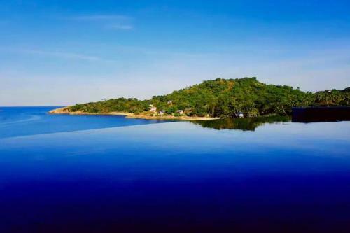 Modern 2 Bedroom Seaview Villa Comet