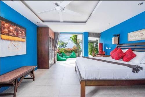 Breathtaking 6 Bedroom Seaview Villa