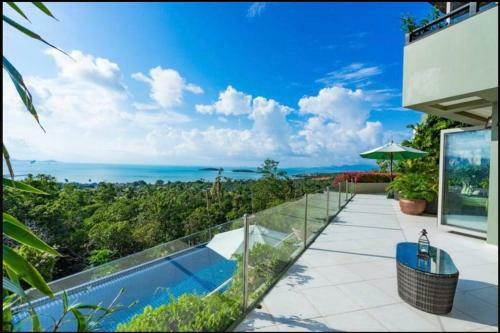 Breathtaking 6 Bedroom Seaview Villa