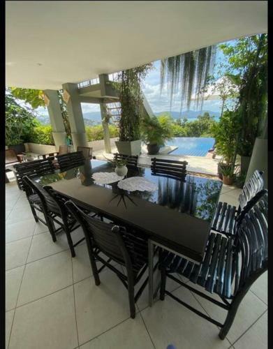 Breathtaking 6 Bedroom Seaview Villa