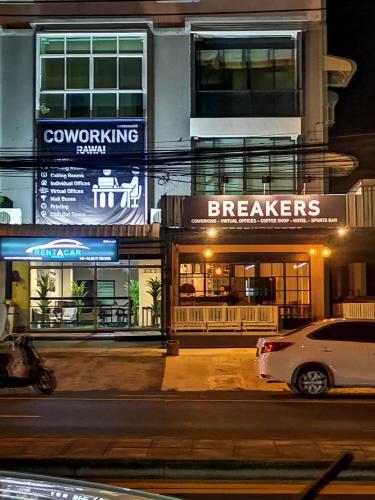 Hostal Breakers Hotel Rawai