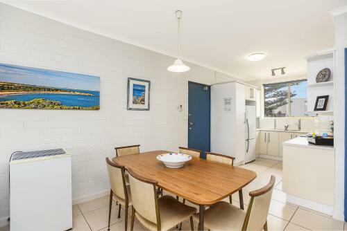 Dolphins Beachfront Apartment No 7 - A View To Remember