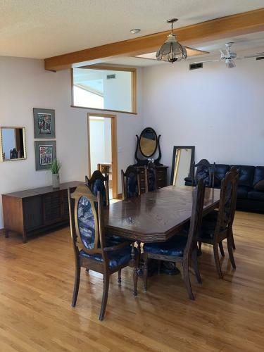 Hotel Wolfe Island