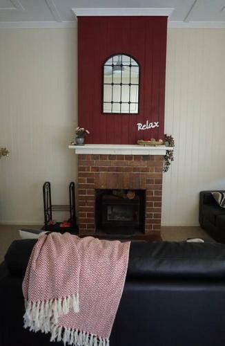 Harris House-2 Bedroom Unit With Indoor Fireplace.