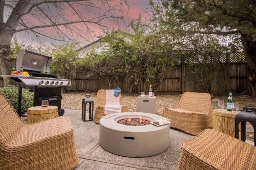 Black Oak By Avantstay Modern & Chic Santa Rosa Hideaway With Jacuzzi, Pool Table, & Fire Pit