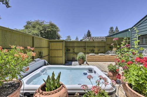 Contemporary Sonoma Abode With Private Hot Tub