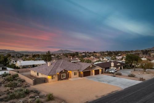 Gambel By Avantstayjtree Escape W Entertainers Yard, & Firepit, 3000sf