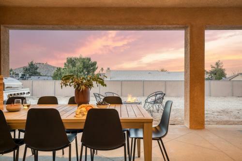 Gambel By Avantstayjtree Escape W Entertainers Yard, & Firepit, 3000sf
