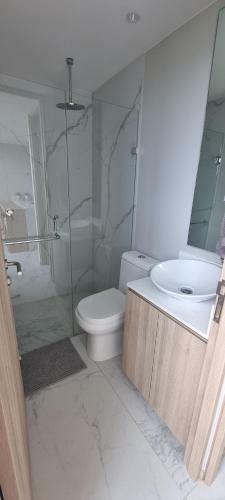 Apartamento Nuevo Y Hermoso Condo En Maritima Golf