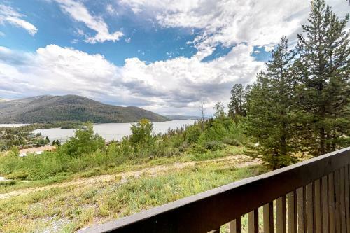 Hotel Grand Lake Vista