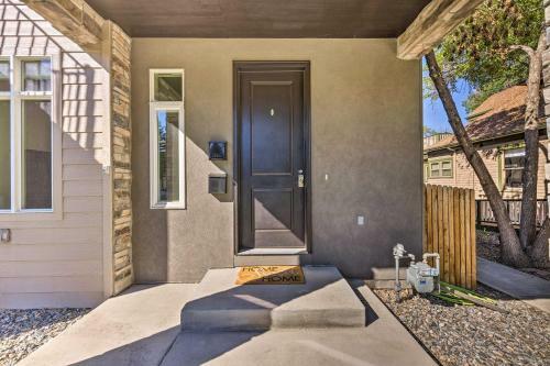 Luxe Colorado Springs Home Fireplace, Grill!