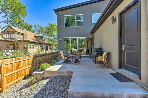 Luxe Colorado Springs Home Fireplace, Grill!