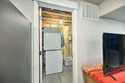 Luxe Colorado Springs Home Fireplace, Grill!