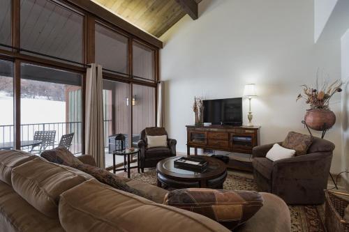 Tamarron Gambel Oak 794