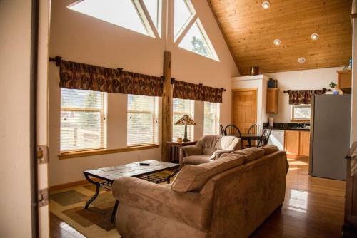 Great For Families Master Bedroom, Loft, Full Kitchen, Dogs Ok