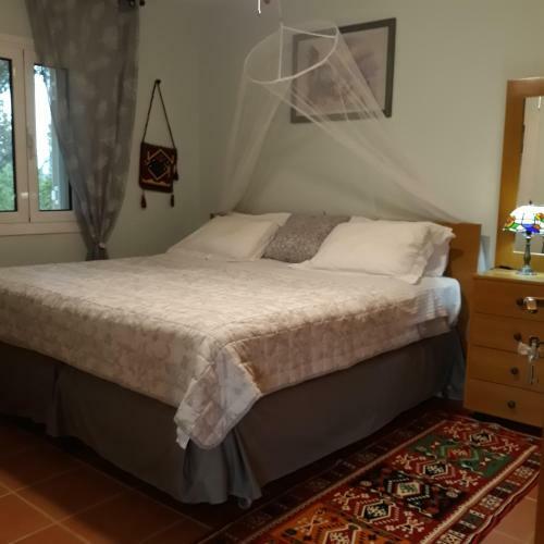 Beautiful 2-bed Cottage In Chavriata Near 2 Beache