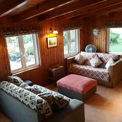 Beautiful 2-bed Cottage In Chavriata Near 2 Beache