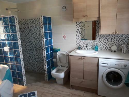 Beautiful 2-bed Cottage In Chavriata Near 2 Beache