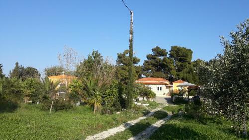 Beautiful 2-bed Cottage In Chavriata Near 2 Beache