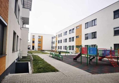 Apartament �nc�nt?tor Cu ?emineu
