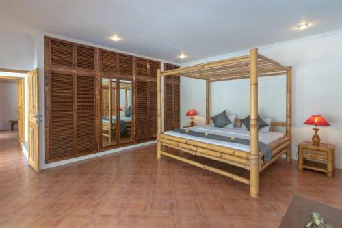 Villa Dinding Batu