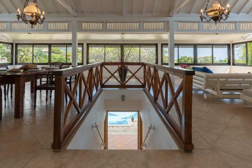 Villa Dinding Batu