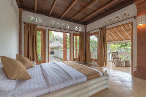 Villa Dinding Batu