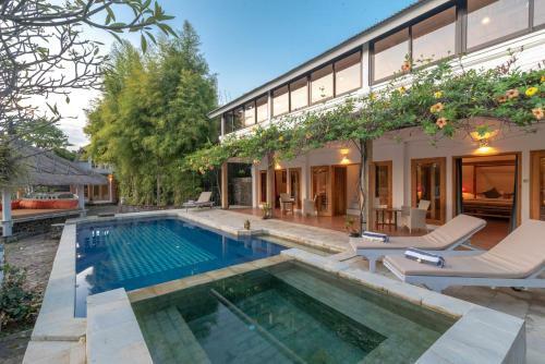 Villa Dinding Batu
