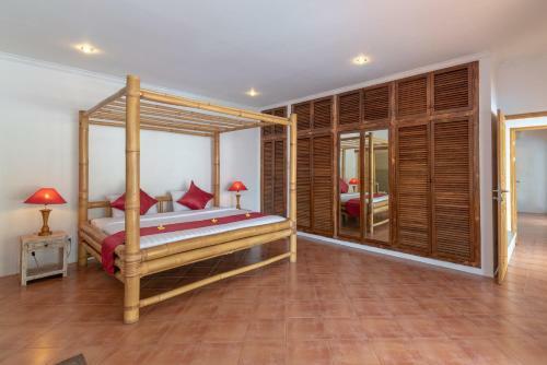 Villa Dinding Batu