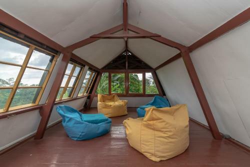 Villa Dinding Batu