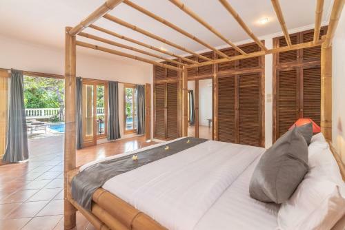 Villa Dinding Batu