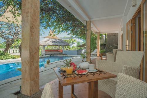 Villa Dinding Batu