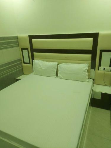 Oyo 92342 Hotel Reef