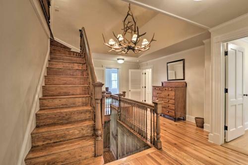 25-acre Luxury Lakefront Home With Deck And Fire Pit!