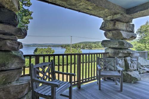 25-acre Luxury Lakefront Home With Deck And Fire Pit!