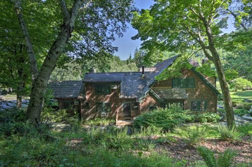 Magnificent Waterfront Gem Fire Pit And Sauna!