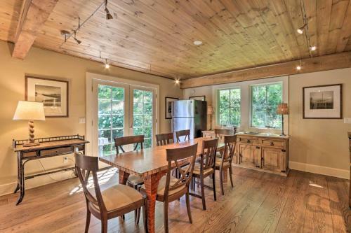 Magnificent Waterfront Gem Fire Pit And Sauna!