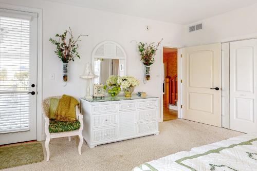 Fenwick Acres --- 37138 Ocean Park Ln