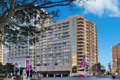 Cosmopolitan Apartment At College St