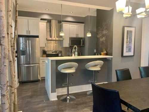 Classic Rowhouse In Hip, Vibrant Bloomingdale