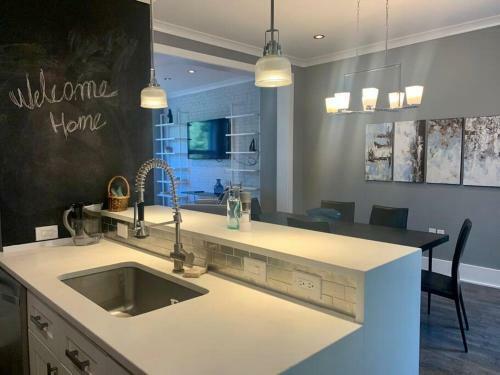 Classic Rowhouse In Hip, Vibrant Bloomingdale