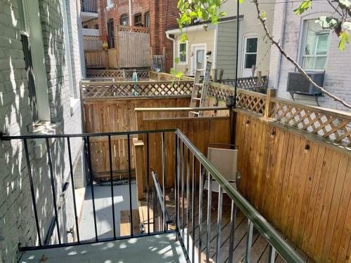 Classic Rowhouse In Hip, Vibrant Bloomingdale