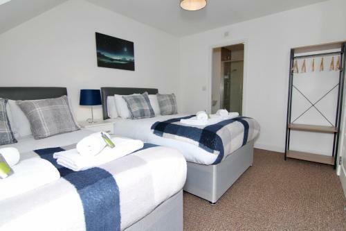 Canalview House - Elegant Spacious Coventry Home For Large Groups