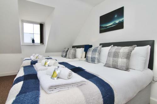Canalview House - Elegant Spacious Coventry Home For Large Groups