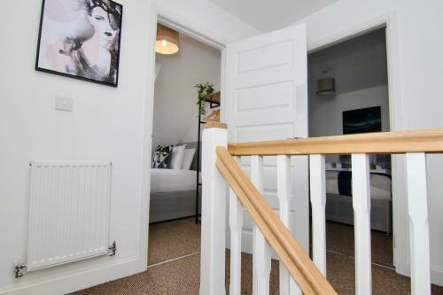 Canalview House - Elegant Spacious Coventry Home For Large Groups